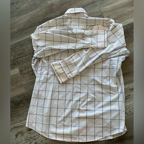 Bundle of TWO XXL Performance Men’s Dress Shirts - Picture 9 of 11